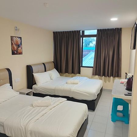 Southern Tip Hotel Понтіан-Кечіл Екстер'єр фото